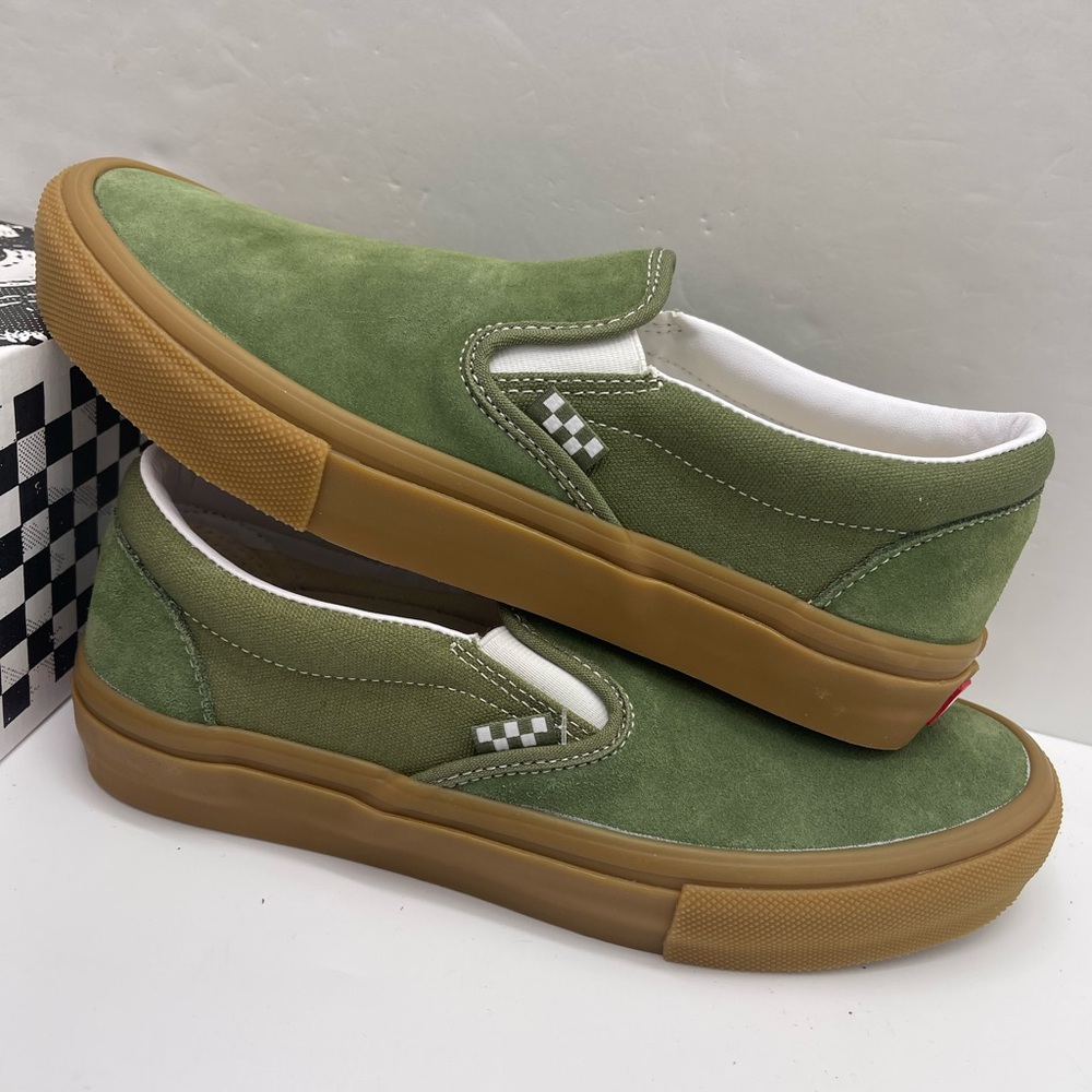 Vans • WMNS Suede Skate Slip-On
Green/Gum
VN0A2Z3117P Sneakers - Picture 15 of 16